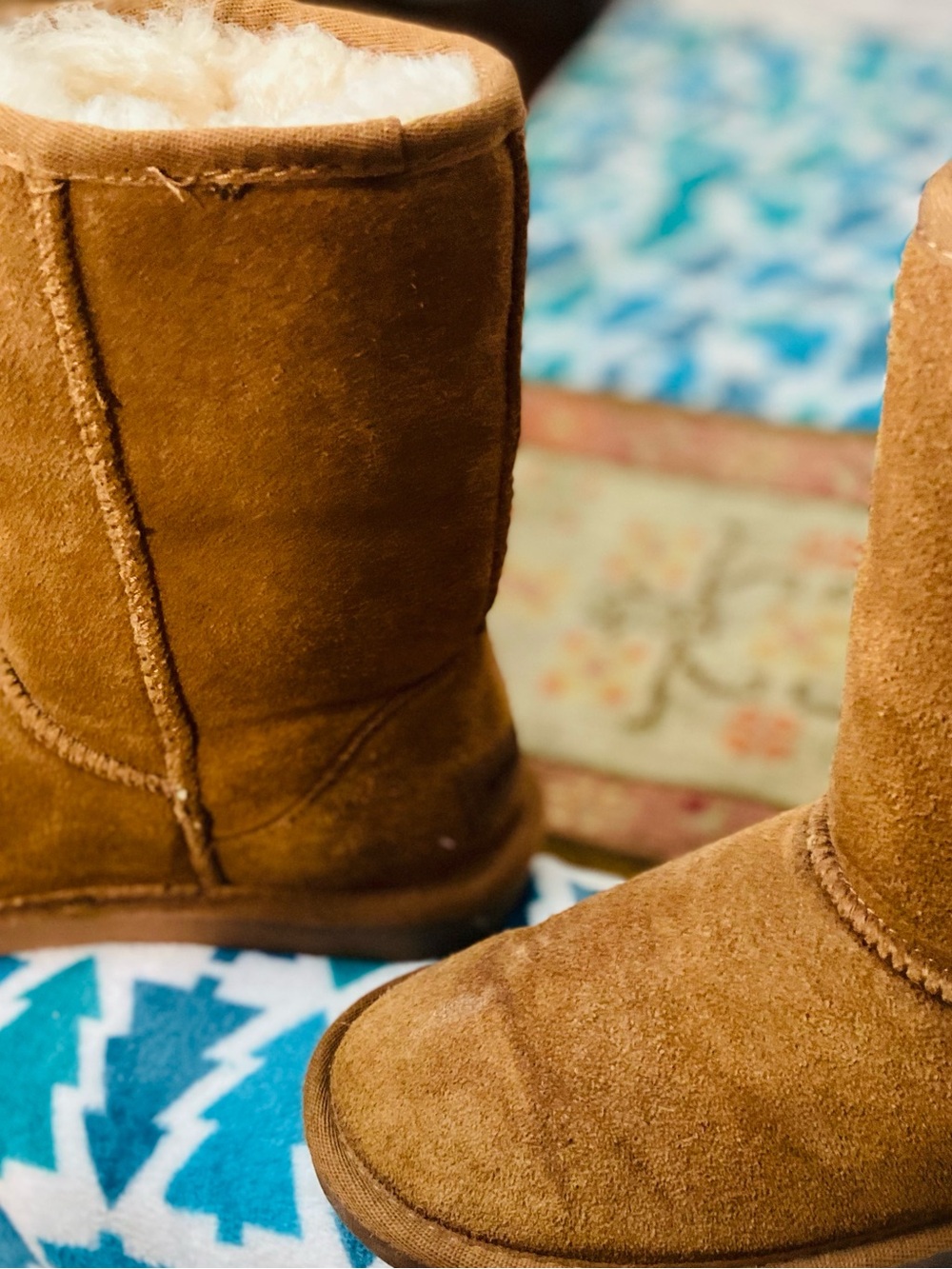 Minnetonka Chestnut Brown Suede Ankle Booties *LIKE NEW*